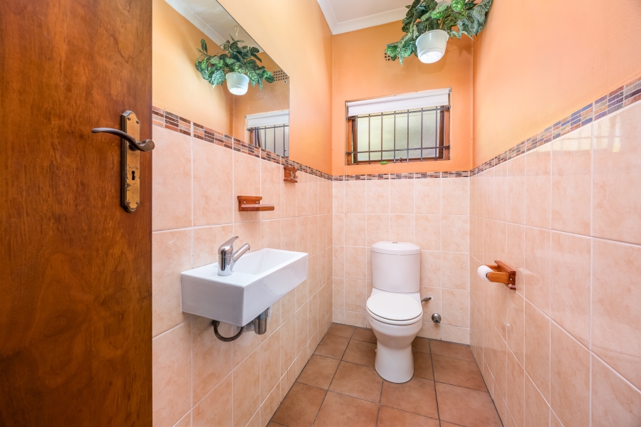 5 Bedroom Property for Sale in Soneike Western Cape